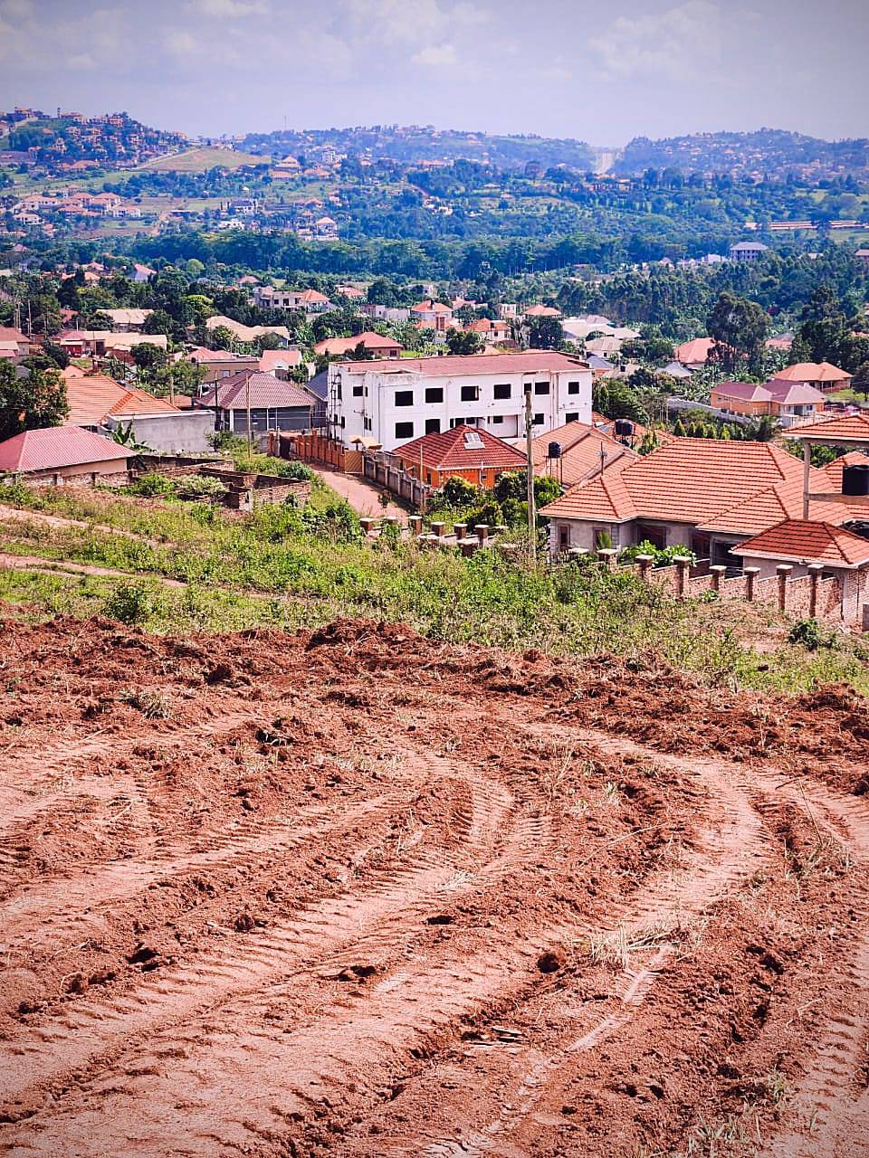 Buying Property in Kitende: A 5-Step Due Diligence Checklist