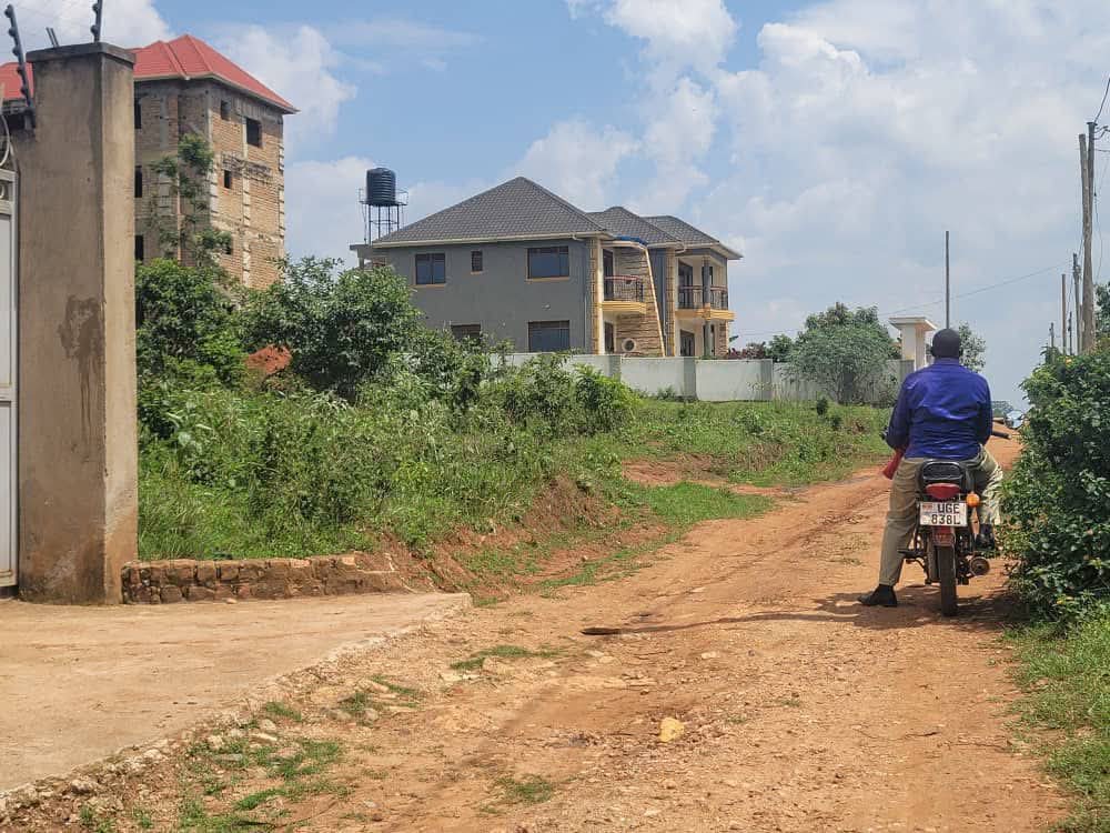 12 Decimals of Prime Land along Kira Kasangati Road
