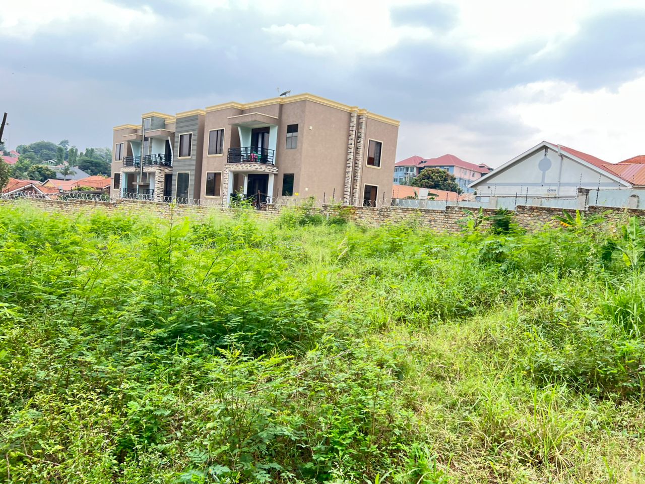 12 DECIMALS OF PRIME LAND IN KIRA TOWN