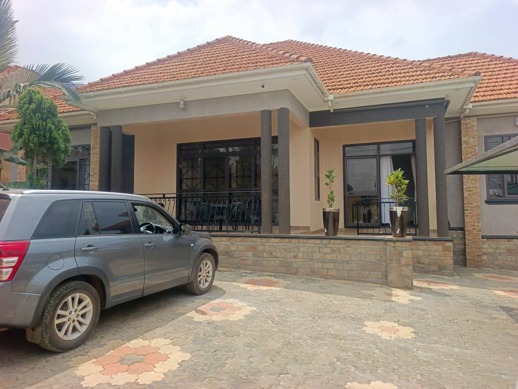 4 Bedroom House for Sale in Kira Mamerito Road