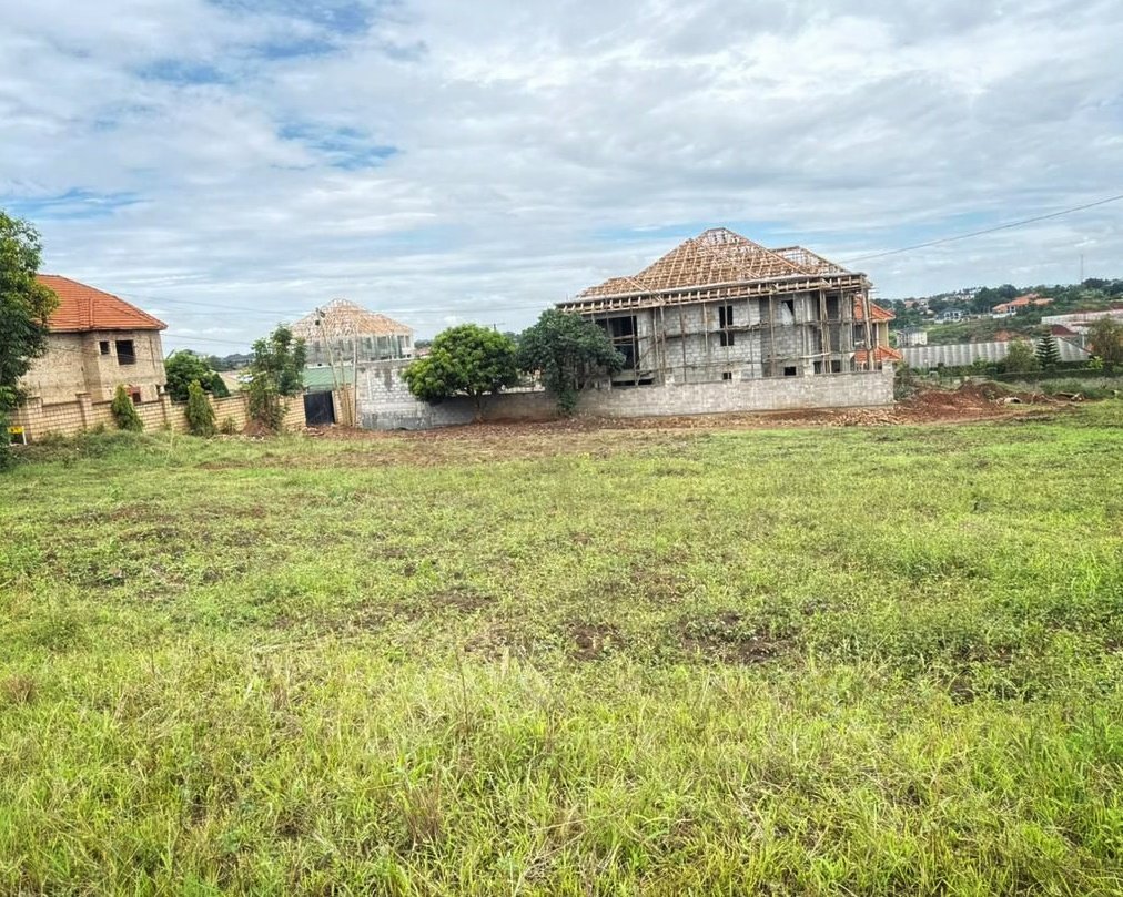 40 Decimals for Sale in Kira – 380M