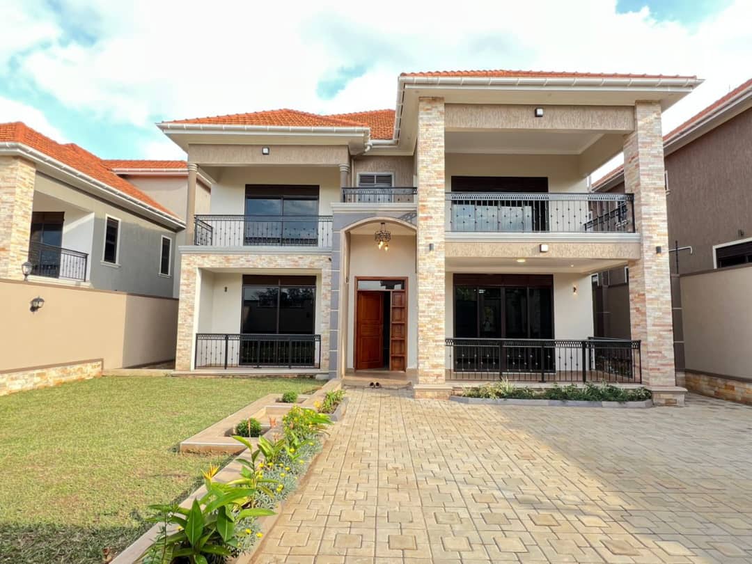 5 Bedroom House for Sale in Kira Kasangati Road  