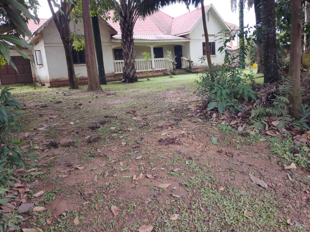7 BEDROOMS HOUSE FOR SALE IN KAWEMPE TULA