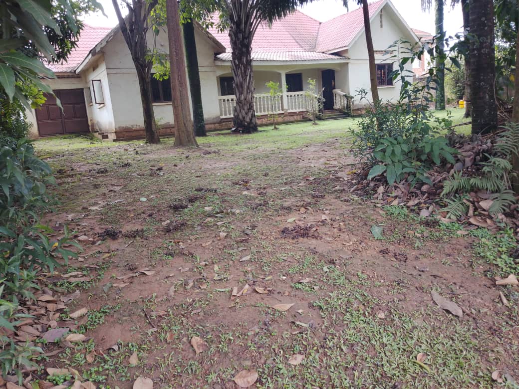 7 BEDROOMS HOUSE FOR SALE IN KAWEMPE TULA