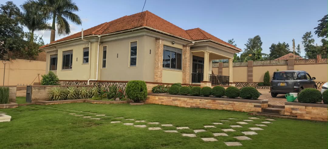 Executive 4-Bedroom House for Sale in Kira – Nakwero