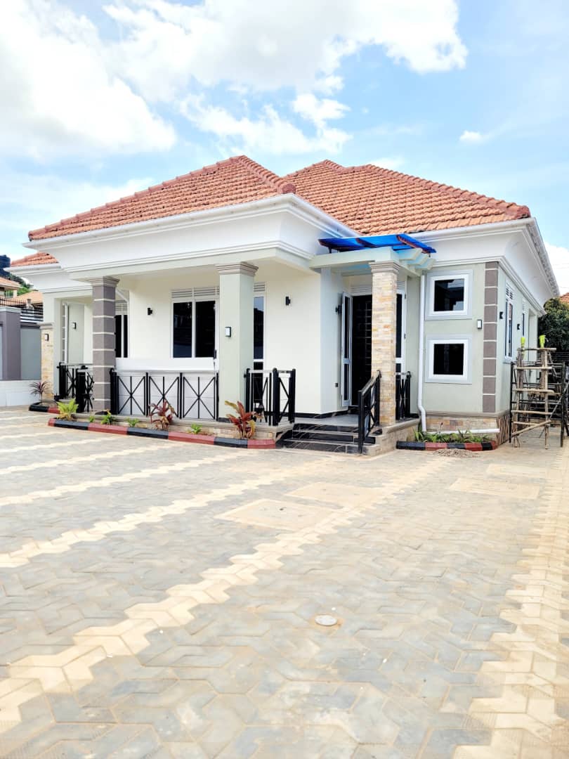 Newly Built 4-Bedroom House for Sale in Kitende – Entebbe Road