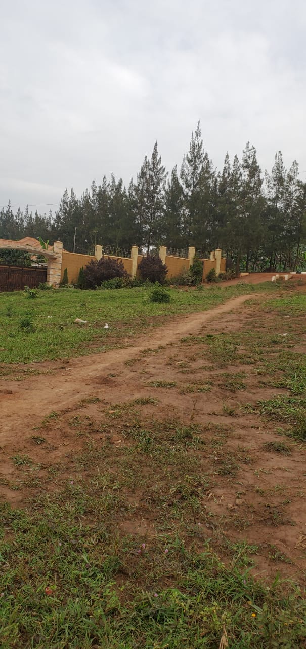 Plot for Sale in Gayaza Kabanyoro – 19 Decimals Near Main Road at UGX 130M (Negotiable)  