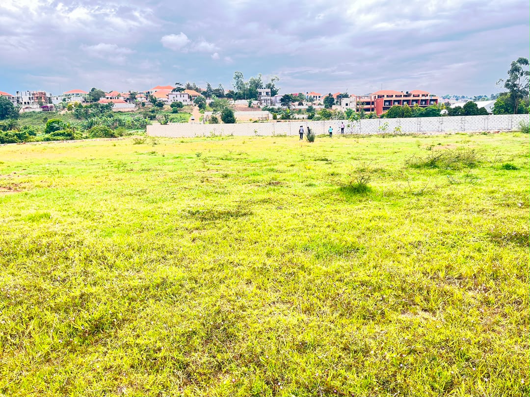 Prime 1-Acre Land for Sale in Kira – Parliamentary SACCO Estate