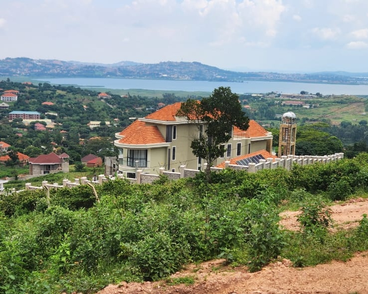 Prime Lake View Plot for Sale in Bwebajja | 25 Decimals | Quick Sale