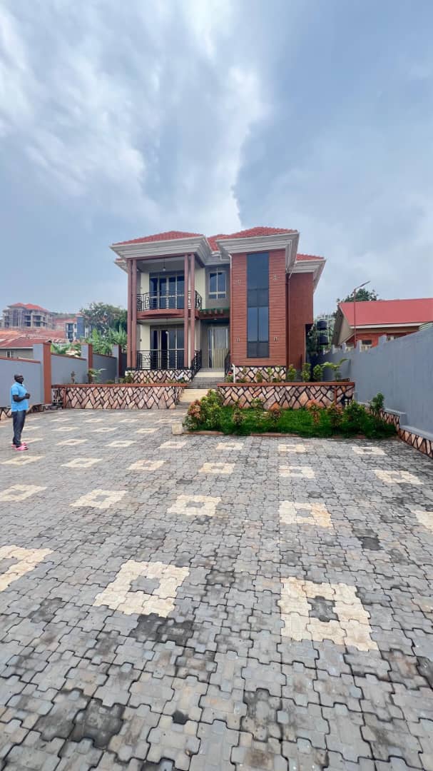 Seguku Katale 4 Bedrooms Flat