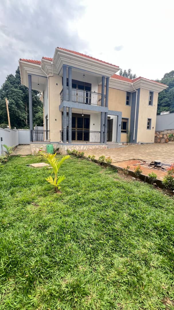 Seguku Katale 4 Bedrooms Flat