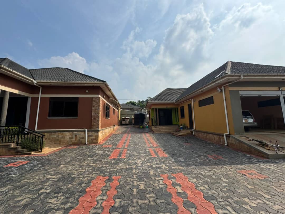 Two Houses For Sale Kira Nsaasa
